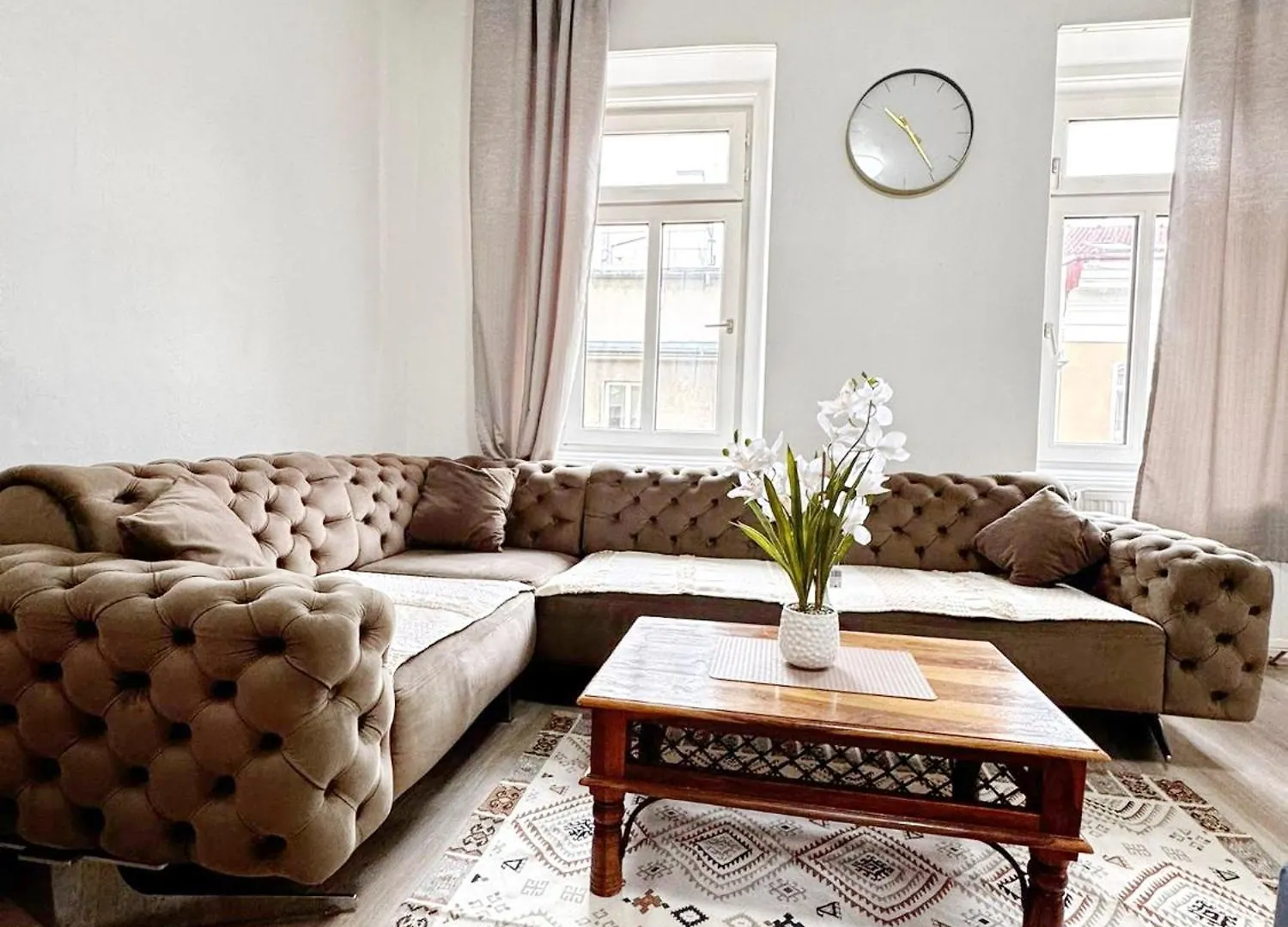 Lovely Apartment - 15 Min From Airport & City Center, 5 Min From Vienna Main-Bus Station Ez10B