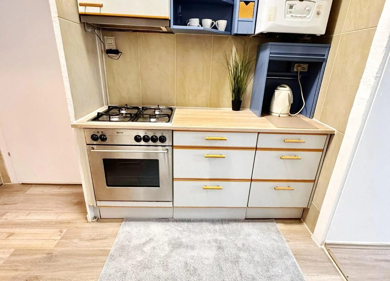 Lovely Apartment - 15 Min From Airport & City Center, 5 Min From Vienna Main-Bus Station Ez10B