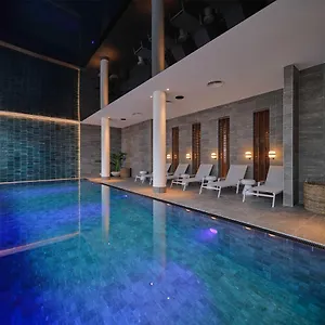 4* شقة فندقية Adina Belvedere